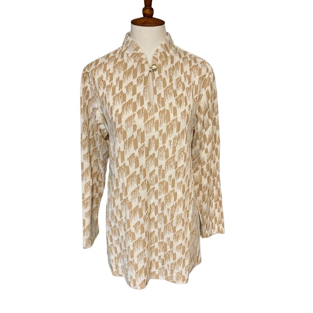 Anthony Richards Gold and White/ Cream Single button mock neck style Top￼